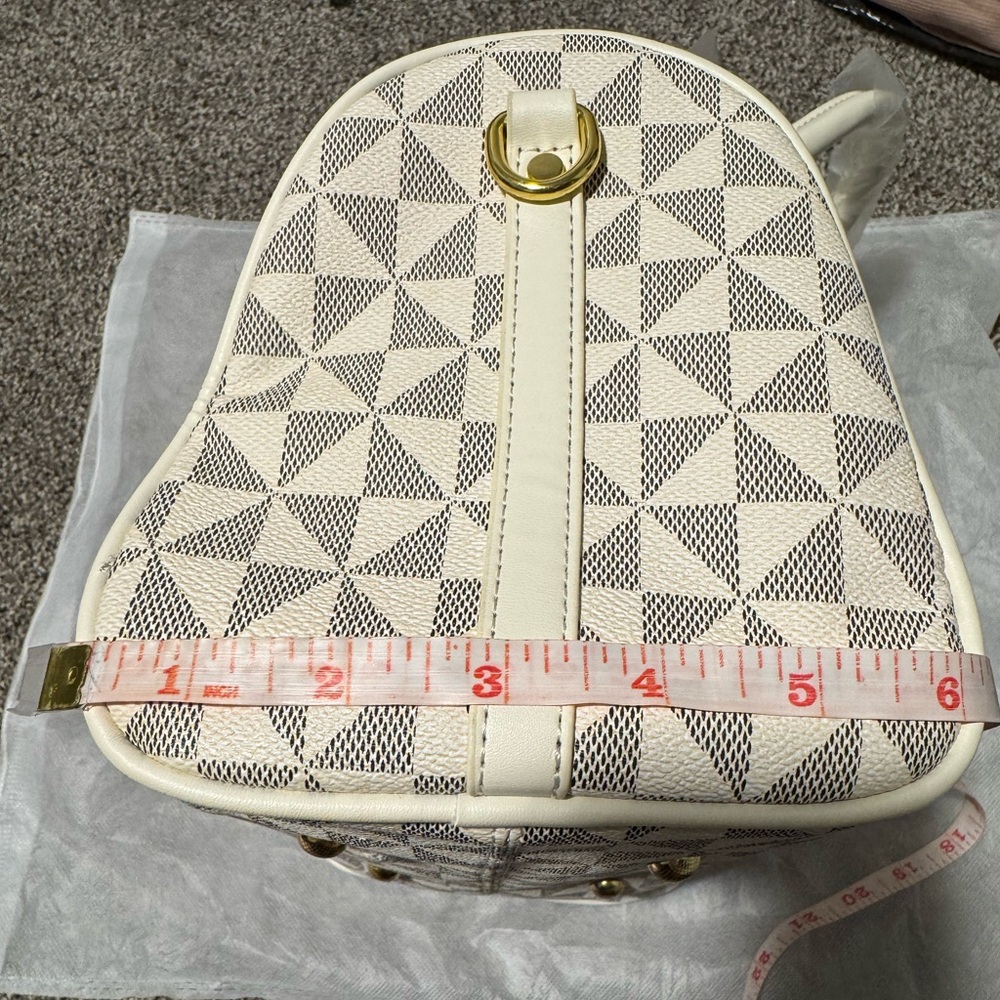 Francesca's Collections Cream and Gray Patterned Satchel - Picture 11 of 12